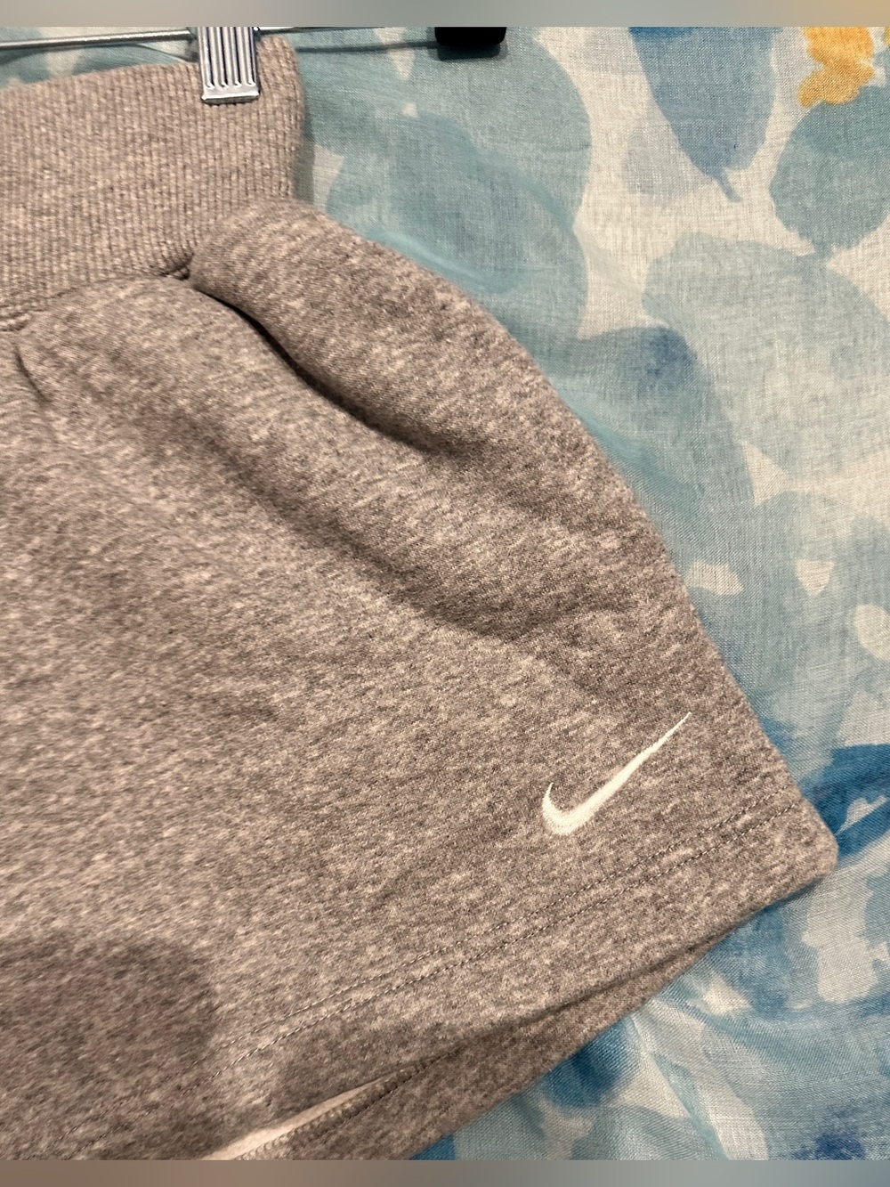 Nike Women’s Light Gray Fleece Drawstring Athletic Shorts - Picture 5 of 8